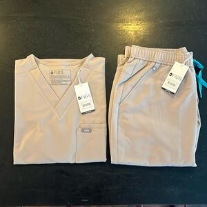 FIGS Scrub set. Top and bottom. Medium.